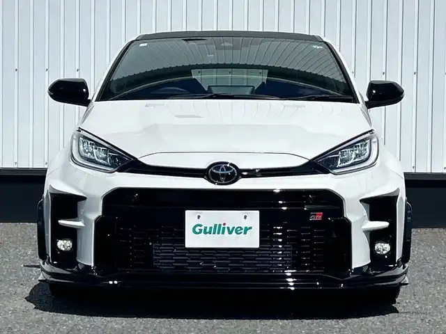 トヨタ ＧＲヤリス RZ ハイパフォーマンス 千葉県 2024(令6)年 0.1千km ライムホワイトパールクリスタルシャイン 純正8インチナビ（BT/Miracast)/GRエアロ/ＧＲ４本出しマフラー/JBLサウンド/カーボンルーフ/バックカメラ/衝突被害軽減システム/車線逸脱警報/クルーズコントロール/ハーフレザーシート/横滑り防止装置/ETC 2.0/アイドリングストップ/LEDヘッドライト/フォグランプ/オートライト/ウィンカーミラー/電動格納ミラー/シートヒーター/ステアリングヒーター/プッシュスタート/スマートキー/フロアマット/保証書