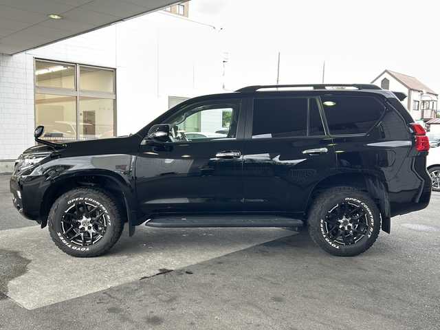 トヨタ ランドクルーザー プラド TX 徳島県 2023(令5)年 3.9万km ブラック ワンオーナー /サンルーフ/7インチ純正SDナビ/(NSZT-W68T)/CD/DVD再生機能/Bluetooth /バックカメラ /ＬＥＤヘッドライト /フロントフォグランプ/ウィンカーミラー /電動格納ミラー/ヘッドライトウォッシャー/オールオートウィンドウ/ルーフレール /クルコン追従有 /レーンキープアシスト/純正ドラレコ(前方のみ) /MUD VANCE17インチAW  /サイドステップ /Wエアバッグ/カーテンエアバッグ