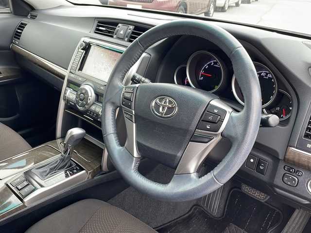 トヨタ マークＸ 250G Four 石川県 2014(平26)年 7万km ホワイトパールクリスタルシャイン 4WD/インテリジェントパーキングアシスト/・クリアランスソナー/・コーナーセンサー/純正ＨＤＤナビ/【Bluetooth・フルセグTV・CD・DVD・AUX】/USB入力端子/バックカメラ　/キセノンヘッドライト/・フォグランプ/・オートライト/パワーシート　/エンジンプッシュスタート/・スマートキー/・スペアキー/ドライブレコーダー　/電動格納ミラー/ビルトインETC/サマータイヤ車載/保証書/取扱説明書