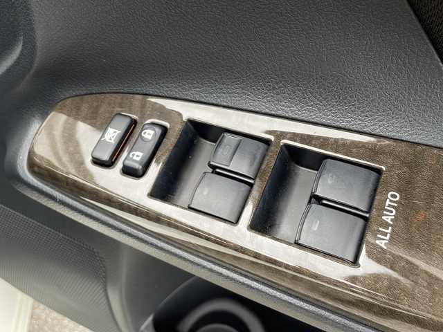 トヨタ マークＸ 250G Four 石川県 2014(平26)年 7万km ホワイトパールクリスタルシャイン 4WD/インテリジェントパーキングアシスト/・クリアランスソナー/・コーナーセンサー/純正ＨＤＤナビ/【Bluetooth・フルセグTV・CD・DVD・AUX】/USB入力端子/バックカメラ　/キセノンヘッドライト/・フォグランプ/・オートライト/パワーシート　/エンジンプッシュスタート/・スマートキー/・スペアキー/ドライブレコーダー　/電動格納ミラー/ビルトインETC/サマータイヤ車載/保証書/取扱説明書