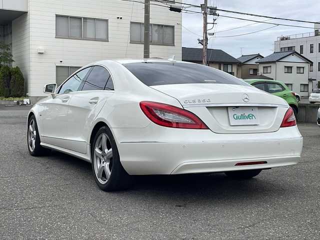 メルセデス・ベンツ ＣＬＳ３５０ ブルーエフィシェンシー 福井県 2011(平23)年 6.7万km ダイヤモンドホワイト 登録時走行距離67085km/サンルーフ/純正HDDナビゲーション/（CD/BT）/フルセグテレビ /バックカメラ/黒革シート/前席パワーシート/（メモリ付き）/シートヒーター /電動リアゲート/LEDヘッドライト/リアサンシェード/パドルシフト/クルーズコントロール/クリアランスソナー /ドライブレコーダー /ETC/純正18インチアルミホイール/スマートキー/プッシュスタート/保証書/取扱説明書