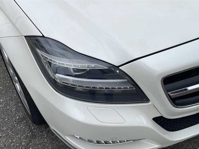 メルセデス・ベンツ ＣＬＳ３５０ ブルーエフィシェンシー 福井県 2011(平23)年 6.7万km ダイヤモンドホワイト 登録時走行距離67085km/サンルーフ/純正HDDナビゲーション/（CD/BT）/フルセグテレビ /バックカメラ/黒革シート/前席パワーシート/（メモリ付き）/シートヒーター /電動リアゲート/LEDヘッドライト/リアサンシェード/パドルシフト/クルーズコントロール/クリアランスソナー /ドライブレコーダー /ETC/純正18インチアルミホイール/スマートキー/プッシュスタート/保証書/取扱説明書