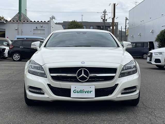 メルセデス・ベンツ ＣＬＳ３５０ ブルーエフィシェンシー 福井県 2011(平23)年 6.7万km ダイヤモンドホワイト 登録時走行距離67085km/サンルーフ/純正HDDナビゲーション/（CD/BT）/フルセグテレビ /バックカメラ/黒革シート/前席パワーシート/（メモリ付き）/シートヒーター /電動リアゲート/LEDヘッドライト/リアサンシェード/パドルシフト/クルーズコントロール/クリアランスソナー /ドライブレコーダー /ETC/純正18インチアルミホイール/スマートキー/プッシュスタート/保証書/取扱説明書