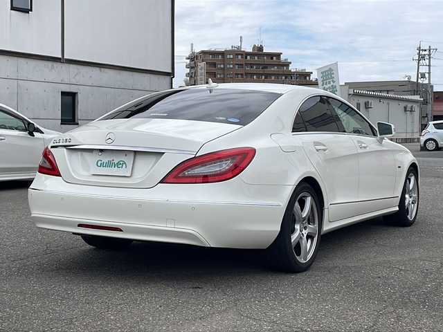 メルセデス・ベンツ ＣＬＳ３５０ ブルーエフィシェンシー 福井県 2011(平23)年 6.7万km ダイヤモンドホワイト 登録時走行距離67085km/サンルーフ/純正HDDナビゲーション/（CD/BT）/フルセグテレビ /バックカメラ/黒革シート/前席パワーシート/（メモリ付き）/シートヒーター /電動リアゲート/LEDヘッドライト/リアサンシェード/パドルシフト/クルーズコントロール/クリアランスソナー /ドライブレコーダー /ETC/純正18インチアルミホイール/スマートキー/プッシュスタート/保証書/取扱説明書