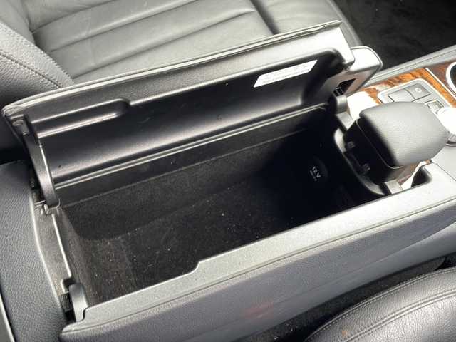 メルセデス・ベンツ ＣＬＳ３５０ ブルーエフィシェンシー 福井県 2011(平23)年 6.7万km ダイヤモンドホワイト 登録時走行距離67085km/サンルーフ/純正HDDナビゲーション/（CD/BT）/フルセグテレビ /バックカメラ/黒革シート/前席パワーシート/（メモリ付き）/シートヒーター /電動リアゲート/LEDヘッドライト/リアサンシェード/パドルシフト/クルーズコントロール/クリアランスソナー /ドライブレコーダー /ETC/純正18インチアルミホイール/スマートキー/プッシュスタート/保証書/取扱説明書