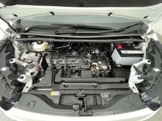 トヨタ ヴォクシー ハイブリッド S－Z 大分県 2024(令6)年 0.3万km ホワイトパールクリスタルシャイン 法人ワンオーナー/快適利便パッケージ（High）/デジタルインナーミラー /カラーヘッドアップディスプレイ/TOYOTAセーフティセンス/・プリクラッシュセーフティ/・レーントレーシングアシスト/・レーンディパーチャアラート/・レーダークルーズコントロール/・オートマチックハイビーム/・ロードサインアシスト/・ドライバー異常時対応システム/・プロアクティブドライビングアシスト/・発信遅れ告知機能/10.5型HDディスプレイ/・ナビ機能有り、フルセグTV、HDMI/・CD/DVD、BT対応、USB、AM/FM/・AppleCarPlay、AndroidAuto/TVキャンセラー（スイッチタイプ）/ステアリングスイッチ/バックカメラ/両側電動スライドドア/ビルトインETC2.0/社外ドライブレコーダー（前後）/横滑り防止装置/電動格納ミラー/純正フロアマット/オートライト/LEDヘッドライト/純正17インチアルミホイール/クリアランスソナー /保証書、取説、スペアキー有り