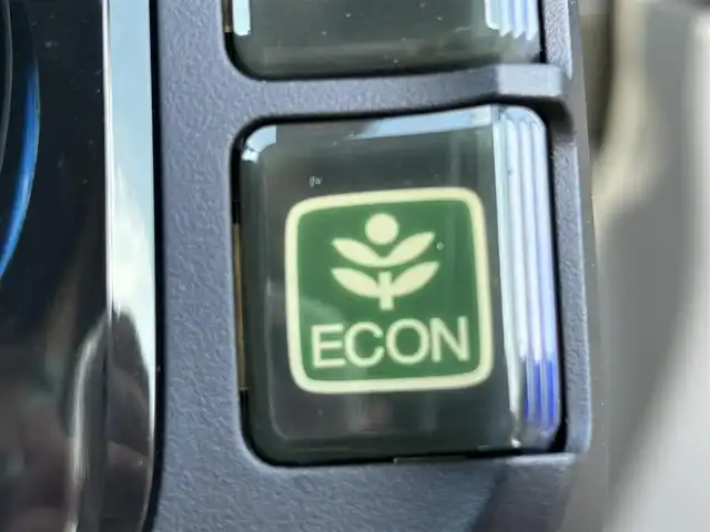 ホンダ ＣＲ－Ｚ α 奈良県 2011(平23)年 4.9万km プレミアムホワイトパール 純正ホンダインターナビ　[9NHF]/バックカメラ　/地デジ　/黒革調シートカバー　/ビルトインＥＴＣ　/パドルシフト　/クルーズコントロール　/スペアキー /フォグライト /革巻きステアリング /電動格納ミラー /SPORTモード