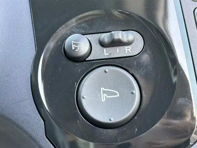 ホンダ ＣＲ－Ｚ α 奈良県 2011(平23)年 4.9万km プレミアムホワイトパール 純正ホンダインターナビ　[9NHF]/バックカメラ　/地デジ　/黒革調シートカバー　/ビルトインＥＴＣ　/パドルシフト　/クルーズコントロール　/スペアキー /フォグライト /革巻きステアリング /電動格納ミラー /SPORTモード