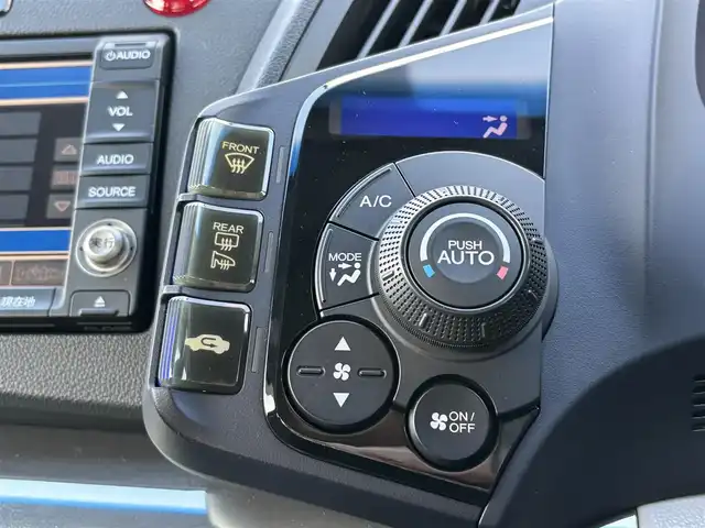 ホンダ ＣＲ－Ｚ α 奈良県 2011(平23)年 4.9万km プレミアムホワイトパール 純正ホンダインターナビ　[9NHF]/バックカメラ　/地デジ　/黒革調シートカバー　/ビルトインＥＴＣ　/パドルシフト　/クルーズコントロール　/スペアキー /フォグライト /革巻きステアリング /電動格納ミラー /SPORTモード