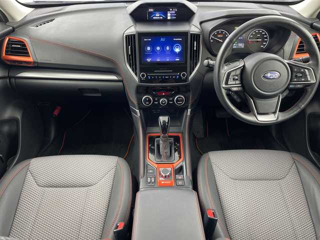 スバル フォレスター ハイブリッド X－ブレイク 大阪府 2020(令2)年 4.5万km クリスタルホワイトP アイサイト/・衝突軽減ブレーキ/・レーンキープアシスト/純正ダイアトーンメモリーナビ/（CD/DVD/Bluetooth/フルセグTV）/バック、フロント、左サイドカメラ/ETC/パドルシフト/デジタルインナーミラー/電動テールゲート/ハーフレザーシート/前席パワーシート/前席シートヒーター/ステアリングヒーター/LEDヘッドライト/フォグランプ/ドアバイザー/フロアマット/スマートキー×２