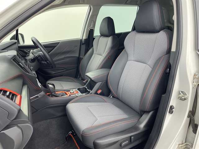 スバル フォレスター ハイブリッド X－ブレイク 大阪府 2020(令2)年 4.5万km クリスタルホワイトP アイサイト/・衝突軽減ブレーキ/・レーンキープアシスト/純正ダイアトーンメモリーナビ/（CD/DVD/Bluetooth/フルセグTV）/バック、フロント、左サイドカメラ/ETC/パドルシフト/デジタルインナーミラー/電動テールゲート/ハーフレザーシート/前席パワーシート/前席シートヒーター/ステアリングヒーター/LEDヘッドライト/フォグランプ/ドアバイザー/フロアマット/スマートキー×２