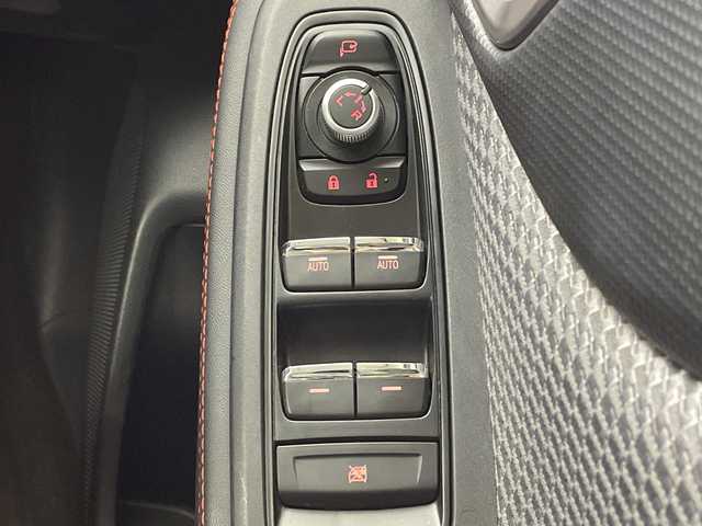 スバル フォレスター ハイブリッド X－ブレイク 大阪府 2020(令2)年 4.5万km クリスタルホワイトP アイサイト/・衝突軽減ブレーキ/・レーンキープアシスト/純正ダイアトーンメモリーナビ/（CD/DVD/Bluetooth/フルセグTV）/バック、フロント、左サイドカメラ/ETC/パドルシフト/デジタルインナーミラー/電動テールゲート/ハーフレザーシート/前席パワーシート/前席シートヒーター/ステアリングヒーター/LEDヘッドライト/フォグランプ/ドアバイザー/フロアマット/スマートキー×２