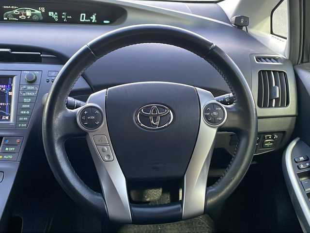 トヨタ プリウス S ツーリングセレクション 福島県 2013(平25)年 7.8万km ホワイトパールクリスタルシャイン 〇純正ナビ/〇地上デジタルTV/〇バックカメラ/〇ビルトインＥＴＣ/○クリアランスソナー/○ＬＥＤヘッドランプ/〇フォグランプ/○オートライト/○純正１７インチアルミホイール/○オートエアコン/○スマートエントリー/○禁煙車