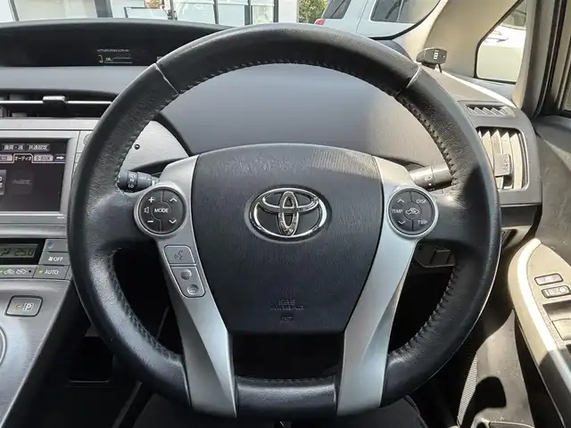 トヨタ プリウス S ツーリングセレクション 宮城県 2013(平25)年 7.8万km ホワイトパールクリスタルシャイン 走行距離：７７１９６ｋｍ/ハイブリット/純正ナビ/トヨタボイスコーナー/ドライブレコーダー/ピットインＥＴＣ/純正フロアマット/純正アルミホイール/ＡＬＬＡＵＴＯウィンドー/前後コーナーセンサー/フォグランプ/電格ミラー/ドアバイザー/AM・FM・DISC・HDD・TV・USB・AUX・BT
