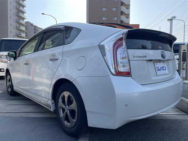 トヨタ プリウス S　マイコーデ 兵庫県 2014(平26)年 5.2万km ホワイトパールクリスタルシャイン (株)IDOMが運営する【じしゃロン西宮店】の自社ローン専用車両になります。こちらは現金またはオートローンご利用時の価格です。自社ローンご希望の方は別途その旨お申付け下さい/＊ETC/＊バックカメラ/＊フルセグ/＊オートライト