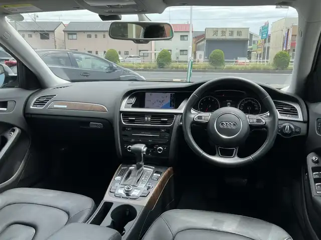 アウディ Ａ４ 2．0 TFSI クワトロ 三重県 2012(平24)年 5万km 黒 ♪走行49646km/♪4WD/ターボ/スマートキー×2/プッシュスタート/黒革シート/前席パワーシート/前席シートヒーター/パーキングエイド/アイドリングストップ/純正メーカーナビ/・DTV・DVD再生/・Bluetoothオーディオ/・ミュージックジューク/・バックカメラ/純正17インチAW/HIDヘッドライト/フォグライト/リアフォグライト/オートライト/ウィンカーミラー/電格ミラー/革巻ステアリング/ステアリングスイッチ/パドルシフト/フロアマット/ETC/サイド/カーテンエアバック