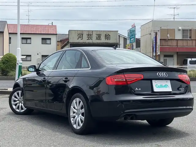 アウディ Ａ４ 2．0 TFSI クワトロ 三重県 2012(平24)年 5万km 黒 ♪走行49646km/♪4WD/ターボ/スマートキー×2/プッシュスタート/黒革シート/前席パワーシート/前席シートヒーター/パーキングエイド/アイドリングストップ/純正メーカーナビ/・DTV・DVD再生/・Bluetoothオーディオ/・ミュージックジューク/・バックカメラ/純正17インチAW/HIDヘッドライト/フォグライト/リアフォグライト/オートライト/ウィンカーミラー/電格ミラー/革巻ステアリング/ステアリングスイッチ/パドルシフト/フロアマット/ETC/サイド/カーテンエアバック