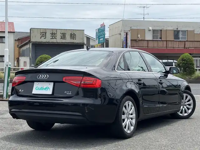 アウディ Ａ４ 2．0 TFSI クワトロ 三重県 2012(平24)年 5万km 黒 ♪走行49646km/♪4WD/ターボ/スマートキー×2/プッシュスタート/黒革シート/前席パワーシート/前席シートヒーター/パーキングエイド/アイドリングストップ/純正メーカーナビ/・DTV・DVD再生/・Bluetoothオーディオ/・ミュージックジューク/・バックカメラ/純正17インチAW/HIDヘッドライト/フォグライト/リアフォグライト/オートライト/ウィンカーミラー/電格ミラー/革巻ステアリング/ステアリングスイッチ/パドルシフト/フロアマット/ETC/サイド/カーテンエアバック