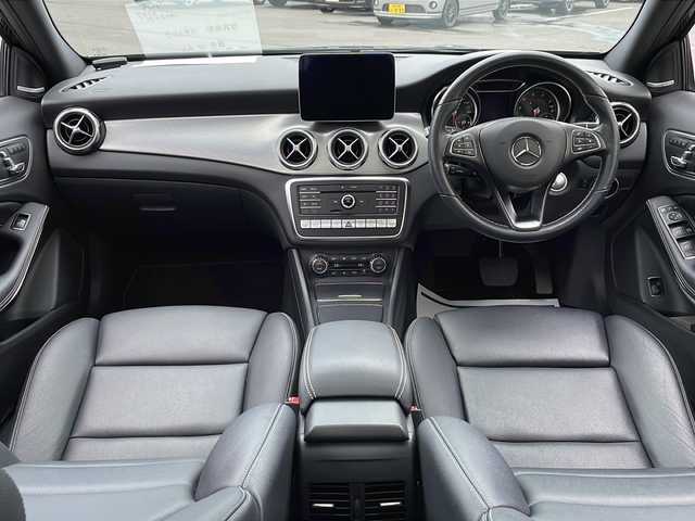 メルセデス・ベンツ ＧＬＡ２２０ 4マチック 道北・旭川 2020(令2)年 3.2万km コスモスブラック ・４WD/・禁煙車/・パノラミックスライディングルーフ/・ルーフレール/・電動リアゲート/・アクティブディスタンスアシストディストロニック/・アクティブブレーキアシスト/・アクティブパーキングアシスト/・純正ナビCD/DVD/TV/BT/・バックカメラ/・前後コーナーセンサー/・クルーズコントロール/・ダウンヒルスピードレギュレーション/・ダイナミックセレクトスイッチ/・シートメモリー/・マルチファンクションディスプレイ/・電気式パーキングブレーキ/・アイドリングストップ/・LEDヘッドライト/・オートライト/・パドルシフト/・ビルトインETC/・読書灯/・ISOFIX/・スペアキー1本/・社外AW冬タイヤ積込/・保証書/・取説