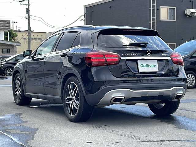メルセデス・ベンツ ＧＬＡ２２０ 4マチック 道北・旭川 2020(令2)年 3.2万km コスモスブラック ・４WD/・禁煙車/・パノラミックスライディングルーフ/・ルーフレール/・電動リアゲート/・アクティブディスタンスアシストディストロニック/・アクティブブレーキアシスト/・アクティブパーキングアシスト/・純正ナビCD/DVD/TV/BT/・バックカメラ/・前後コーナーセンサー/・クルーズコントロール/・ダウンヒルスピードレギュレーション/・ダイナミックセレクトスイッチ/・シートメモリー/・マルチファンクションディスプレイ/・電気式パーキングブレーキ/・アイドリングストップ/・LEDヘッドライト/・オートライト/・パドルシフト/・ビルトインETC/・読書灯/・ISOFIX/・スペアキー1本/・社外AW冬タイヤ積込/・保証書/・取説