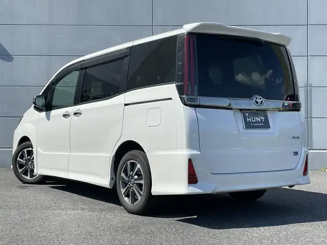 トヨタ ノア Si ダブルバイビーⅢ 千葉県 2021(令3)年 1.6万km ホワイトパールクリスタルシャイン 衝突軽減ブレーキ/両側パワースライドドア/純正９インチＳＤナビ/純正フリップダウンモニター/フルセグＴＶ/バックカメラ/クルーズコントロール/ＥＴＣ/純正１６インチアルミホイール/ＬＥＤヘッドライト