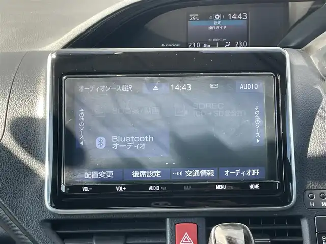 トヨタ ノア Si ダブルバイビーⅢ 千葉県 2021(令3)年 1.6万km ホワイトパールクリスタルシャイン 衝突軽減ブレーキ/両側パワースライドドア/純正９インチＳＤナビ/純正フリップダウンモニター/フルセグＴＶ/バックカメラ/クルーズコントロール/ＥＴＣ/純正１６インチアルミホイール/ＬＥＤヘッドライト