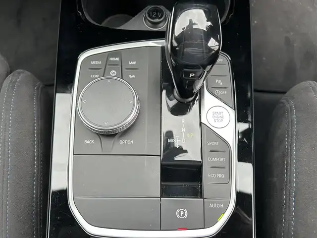 ＢＭＷ Ｍ１３５ｉ xDrive 福岡県 2019(令1)年 2.5万km ミサノブルー 禁煙車/純正ナビ/Bluetooth/クルーズコントロール追従有/前後ドライブレコーダー/前席パワーシート/コーナーセンサー（前後）/プッシュスタート/純正アルミホイール/純正フロアマット/パワーバックドア/パドルシフト/ビルトインETC/LEDヘッドライト/パワーステアリング/パワーウィンドウ/保証書/取扱説明書
