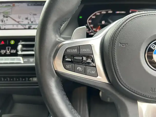 ＢＭＷ Ｍ１３５ｉ xDrive 福岡県 2019(令1)年 2.5万km ミサノブルー 禁煙車/純正ナビ/Bluetooth/クルーズコントロール追従有/前後ドライブレコーダー/前席パワーシート/コーナーセンサー（前後）/プッシュスタート/純正アルミホイール/純正フロアマット/パワーバックドア/パドルシフト/ビルトインETC/LEDヘッドライト/パワーステアリング/パワーウィンドウ/保証書/取扱説明書