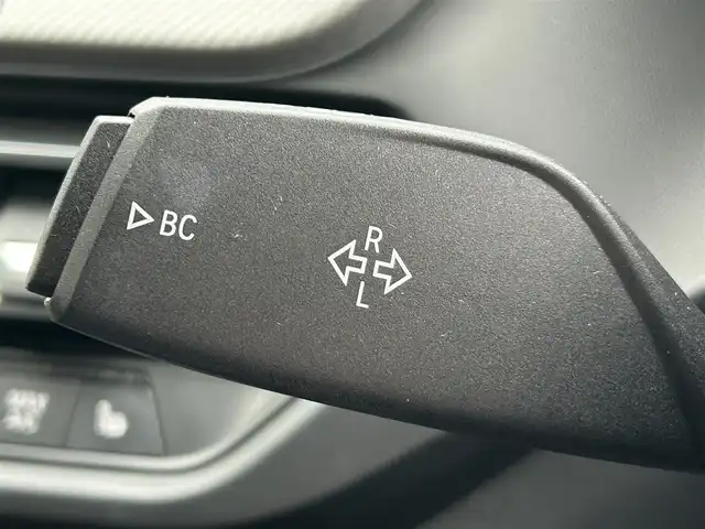 ＢＭＷ Ｍ１３５ｉ xDrive 福岡県 2019(令1)年 2.5万km ミサノブルー 禁煙車/純正ナビ/Bluetooth/クルーズコントロール追従有/前後ドライブレコーダー/前席パワーシート/コーナーセンサー（前後）/プッシュスタート/純正アルミホイール/純正フロアマット/パワーバックドア/パドルシフト/ビルトインETC/LEDヘッドライト/パワーステアリング/パワーウィンドウ/保証書/取扱説明書