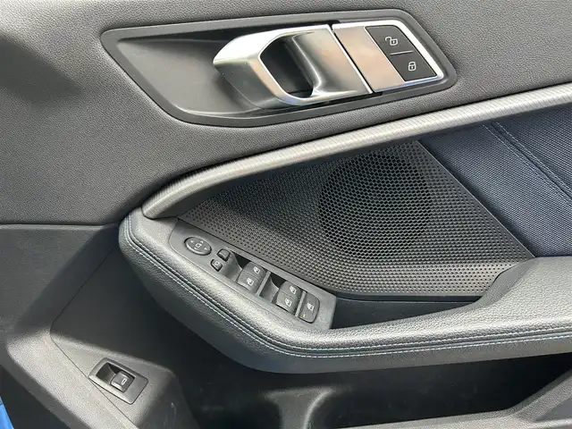ＢＭＷ Ｍ１３５ｉ xDrive 福岡県 2019(令1)年 2.5万km ミサノブルー 禁煙車/純正ナビ/Bluetooth/クルーズコントロール追従有/前後ドライブレコーダー/前席パワーシート/コーナーセンサー（前後）/プッシュスタート/純正アルミホイール/純正フロアマット/パワーバックドア/パドルシフト/ビルトインETC/LEDヘッドライト/パワーステアリング/パワーウィンドウ/保証書/取扱説明書
