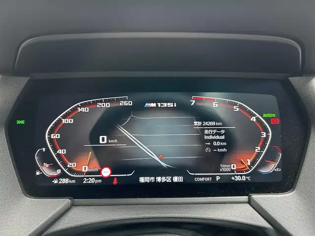ＢＭＷ Ｍ１３５ｉ xDrive 福岡県 2019(令1)年 2.5万km ミサノブルー 禁煙車/純正ナビ/Bluetooth/クルーズコントロール追従有/前後ドライブレコーダー/前席パワーシート/コーナーセンサー（前後）/プッシュスタート/純正アルミホイール/純正フロアマット/パワーバックドア/パドルシフト/ビルトインETC/LEDヘッドライト/パワーステアリング/パワーウィンドウ/保証書/取扱説明書