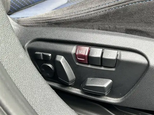 ＢＭＷ Ｍ１３５ｉ xDrive 福岡県 2019(令1)年 2.5万km ミサノブルー 禁煙車/純正ナビ/Bluetooth/クルーズコントロール追従有/前後ドライブレコーダー/前席パワーシート/コーナーセンサー（前後）/プッシュスタート/純正アルミホイール/純正フロアマット/パワーバックドア/パドルシフト/ビルトインETC/LEDヘッドライト/パワーステアリング/パワーウィンドウ/保証書/取扱説明書