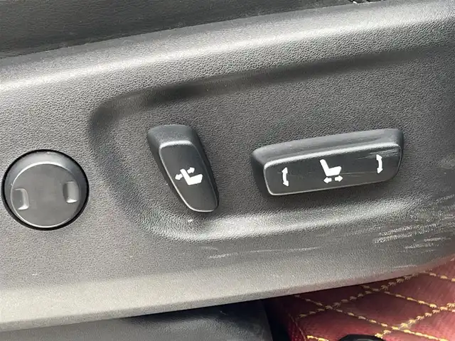 トヨタ ランドクルーザー プラド TZ－G 青森県 2020(令2)年 4.9万km ホワイトパールクリスタルシャイン /4WD/ディーゼル・ターボ/サンルーフ/黒革シート/　(D席メモリー付前席パワーシート//　前席シートヒーター/ベンチレーター)/3列目電動格納シート/OP寒冷地仕様車(Wバッテリー//　Fワイパーデアイサー/Rフォグ)/OP純正8型SDナビ/　(ブルーレイ/DVD/フルセグTV/USB/AUX/Bt)/スーパーライブサウンドシステム/全方位カメラ/純正エアサス/TRD(前後エアロ/マフラー/スカッフプレート)/Toyota Safety Sense /・プリクラッシュセーフティ/・レーンディパーチャーアラート/・オートマチックハイビーム/・レーダークルーズコントロール/OP/BSM/OP/ルーフレール/OP/ドアミラー足元照明/OP/トヨタマーク/カーテシランプ/OP/EGスターター/純正ドアバイザー/社外フロアマット(純正積込)/LEDオートライト/オートリベライザー//　オートマチックハイビーム/LEDフォグランプ/ウットコンビステア/オーディオ/ステアスイッチ/電動チルトステア/オートワイパー/純正カメラ一体型ドラレコ/デジタルインナーミラー/前後バンパーソナー/ウインカーミラー /純正サイドステップ/保・取