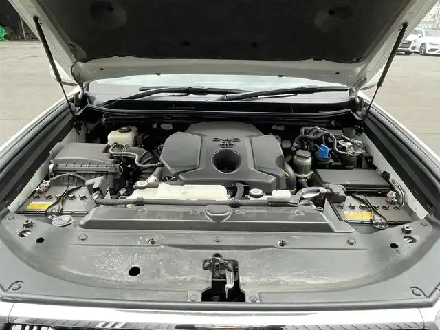 トヨタ ランドクルーザー プラド TZ－G 青森県 2020(令2)年 4.9万km ホワイトパールクリスタルシャイン /4WD/ディーゼル・ターボ/サンルーフ/黒革シート/　(D席メモリー付前席パワーシート//　前席シートヒーター/ベンチレーター)/3列目電動格納シート/OP寒冷地仕様車(Wバッテリー//　Fワイパーデアイサー/Rフォグ)/OP純正8型SDナビ/　(ブルーレイ/DVD/フルセグTV/USB/AUX/Bt)/スーパーライブサウンドシステム/全方位カメラ/純正エアサス/TRD(前後エアロ/マフラー/スカッフプレート)/Toyota Safety Sense /・プリクラッシュセーフティ/・レーンディパーチャーアラート/・オートマチックハイビーム/・レーダークルーズコントロール/OP/BSM/OP/ルーフレール/OP/ドアミラー足元照明/OP/トヨタマーク/カーテシランプ/OP/EGスターター/純正ドアバイザー/社外フロアマット(純正積込)/LEDオートライト/オートリベライザー//　オートマチックハイビーム/LEDフォグランプ/ウットコンビステア/オーディオ/ステアスイッチ/電動チルトステア/オートワイパー/純正カメラ一体型ドラレコ/デジタルインナーミラー/前後バンパーソナー/ウインカーミラー /純正サイドステップ/保・取