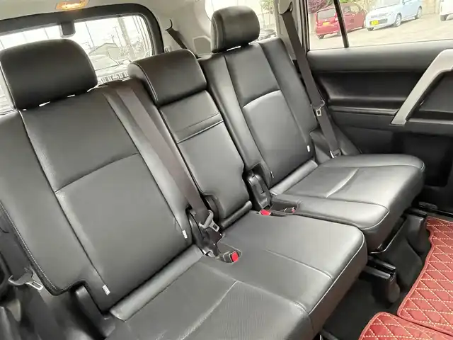トヨタ ランドクルーザー プラド TZ－G 青森県 2020(令2)年 4.9万km ホワイトパールクリスタルシャイン /4WD/ディーゼル・ターボ/サンルーフ/黒革シート/　(D席メモリー付前席パワーシート//　前席シートヒーター/ベンチレーター)/3列目電動格納シート/OP寒冷地仕様車(Wバッテリー//　Fワイパーデアイサー/Rフォグ)/OP純正8型SDナビ/　(ブルーレイ/DVD/フルセグTV/USB/AUX/Bt)/スーパーライブサウンドシステム/全方位カメラ/純正エアサス/TRD(前後エアロ/マフラー/スカッフプレート)/Toyota Safety Sense /・プリクラッシュセーフティ/・レーンディパーチャーアラート/・オートマチックハイビーム/・レーダークルーズコントロール/OP/BSM/OP/ルーフレール/OP/ドアミラー足元照明/OP/トヨタマーク/カーテシランプ/OP/EGスターター/純正ドアバイザー/社外フロアマット(純正積込)/LEDオートライト/オートリベライザー//　オートマチックハイビーム/LEDフォグランプ/ウットコンビステア/オーディオ/ステアスイッチ/電動チルトステア/オートワイパー/純正カメラ一体型ドラレコ/デジタルインナーミラー/前後バンパーソナー/ウインカーミラー /純正サイドステップ/保・取