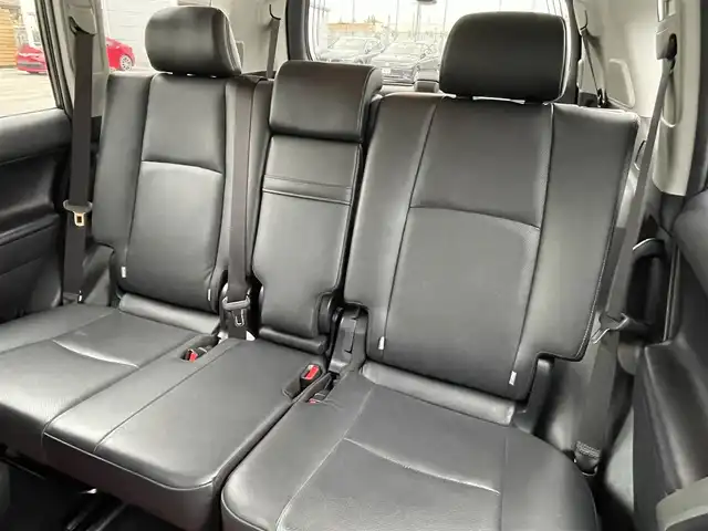 トヨタ ランドクルーザー プラド TZ－G 青森県 2020(令2)年 4.9万km ホワイトパールクリスタルシャイン /4WD/ディーゼル・ターボ/サンルーフ/黒革シート/　(D席メモリー付前席パワーシート//　前席シートヒーター/ベンチレーター)/3列目電動格納シート/OP寒冷地仕様車(Wバッテリー//　Fワイパーデアイサー/Rフォグ)/OP純正8型SDナビ/　(ブルーレイ/DVD/フルセグTV/USB/AUX/Bt)/スーパーライブサウンドシステム/全方位カメラ/純正エアサス/TRD(前後エアロ/マフラー/スカッフプレート)/Toyota Safety Sense /・プリクラッシュセーフティ/・レーンディパーチャーアラート/・オートマチックハイビーム/・レーダークルーズコントロール/OP/BSM/OP/ルーフレール/OP/ドアミラー足元照明/OP/トヨタマーク/カーテシランプ/OP/EGスターター/純正ドアバイザー/社外フロアマット(純正積込)/LEDオートライト/オートリベライザー//　オートマチックハイビーム/LEDフォグランプ/ウットコンビステア/オーディオ/ステアスイッチ/電動チルトステア/オートワイパー/純正カメラ一体型ドラレコ/デジタルインナーミラー/前後バンパーソナー/ウインカーミラー /純正サイドステップ/保・取