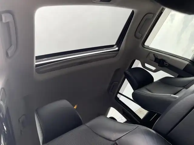 トヨタ ランドクルーザー プラド TZ－G 青森県 2020(令2)年 4.9万km ホワイトパールクリスタルシャイン /4WD/ディーゼル・ターボ/サンルーフ/黒革シート/　(D席メモリー付前席パワーシート//　前席シートヒーター/ベンチレーター)/3列目電動格納シート/OP寒冷地仕様車(Wバッテリー//　Fワイパーデアイサー/Rフォグ)/OP純正8型SDナビ/　(ブルーレイ/DVD/フルセグTV/USB/AUX/Bt)/スーパーライブサウンドシステム/全方位カメラ/純正エアサス/TRD(前後エアロ/マフラー/スカッフプレート)/Toyota Safety Sense /・プリクラッシュセーフティ/・レーンディパーチャーアラート/・オートマチックハイビーム/・レーダークルーズコントロール/OP/BSM/OP/ルーフレール/OP/ドアミラー足元照明/OP/トヨタマーク/カーテシランプ/OP/EGスターター/純正ドアバイザー/社外フロアマット(純正積込)/LEDオートライト/オートリベライザー//　オートマチックハイビーム/LEDフォグランプ/ウットコンビステア/オーディオ/ステアスイッチ/電動チルトステア/オートワイパー/純正カメラ一体型ドラレコ/デジタルインナーミラー/前後バンパーソナー/ウインカーミラー /純正サイドステップ/保・取