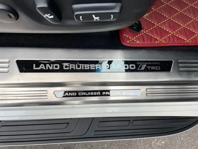 トヨタ ランドクルーザー プラド TZ－G 青森県 2020(令2)年 4.9万km ホワイトパールクリスタルシャイン /4WD/ディーゼル・ターボ/サンルーフ/黒革シート/　(D席メモリー付前席パワーシート//　前席シートヒーター/ベンチレーター)/3列目電動格納シート/OP寒冷地仕様車(Wバッテリー//　Fワイパーデアイサー/Rフォグ)/OP純正8型SDナビ/　(ブルーレイ/DVD/フルセグTV/USB/AUX/Bt)/スーパーライブサウンドシステム/全方位カメラ/純正エアサス/TRD(前後エアロ/マフラー/スカッフプレート)/Toyota Safety Sense /・プリクラッシュセーフティ/・レーンディパーチャーアラート/・オートマチックハイビーム/・レーダークルーズコントロール/OP/BSM/OP/ルーフレール/OP/ドアミラー足元照明/OP/トヨタマーク/カーテシランプ/OP/EGスターター/純正ドアバイザー/社外フロアマット(純正積込)/LEDオートライト/オートリベライザー//　オートマチックハイビーム/LEDフォグランプ/ウットコンビステア/オーディオ/ステアスイッチ/電動チルトステア/オートワイパー/純正カメラ一体型ドラレコ/デジタルインナーミラー/前後バンパーソナー/ウインカーミラー /純正サイドステップ/保・取