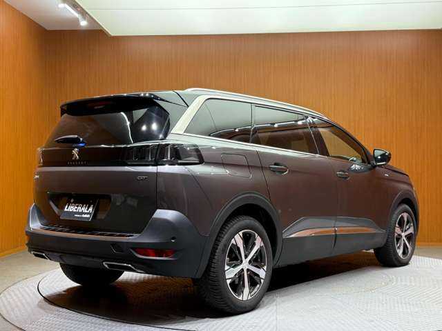 プジョー ５００８ GT ブルーHDi 千葉県 2022(令4)年 2.1万km プラチナグレー パノラマＳＲ　/純正ナビ　/バックカメラ　/ＣａｒＰｌａｙ/ＡＣＣ　/ＢＳＭ　/ハーフレザーシート　/シートヒーター　/ＬＥＤヘッドライト　/ハイビームアシスト　/電動リアゲート　/純正１８インチＡＷ　/ＥＴＣ