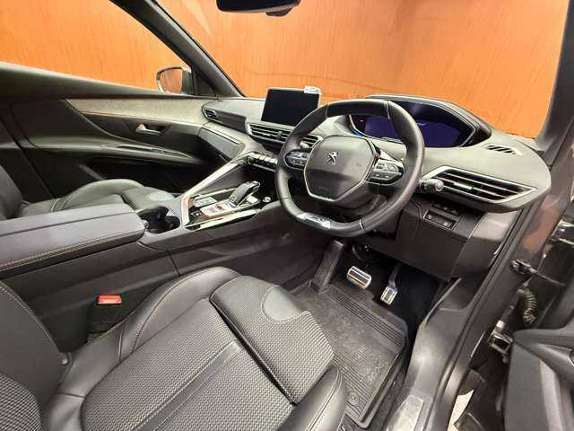 プジョー ５００８ GT ブルーHDi 千葉県 2022(令4)年 2.1万km プラチナグレー パノラマＳＲ　/純正ナビ　/バックカメラ　/ＣａｒＰｌａｙ/ＡＣＣ　/ＢＳＭ　/ハーフレザーシート　/シートヒーター　/ＬＥＤヘッドライト　/ハイビームアシスト　/電動リアゲート　/純正１８インチＡＷ　/ＥＴＣ