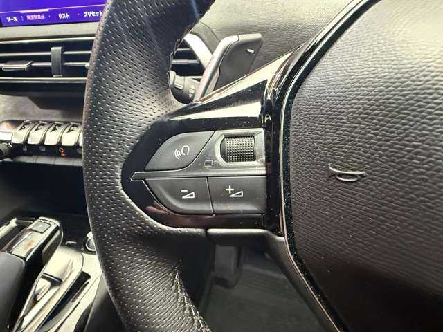 プジョー ５００８ GT ブルーHDi 千葉県 2022(令4)年 2.1万km プラチナグレー パノラマＳＲ　/純正ナビ　/バックカメラ　/ＣａｒＰｌａｙ/ＡＣＣ　/ＢＳＭ　/ハーフレザーシート　/シートヒーター　/ＬＥＤヘッドライト　/ハイビームアシスト　/電動リアゲート　/純正１８インチＡＷ　/ＥＴＣ
