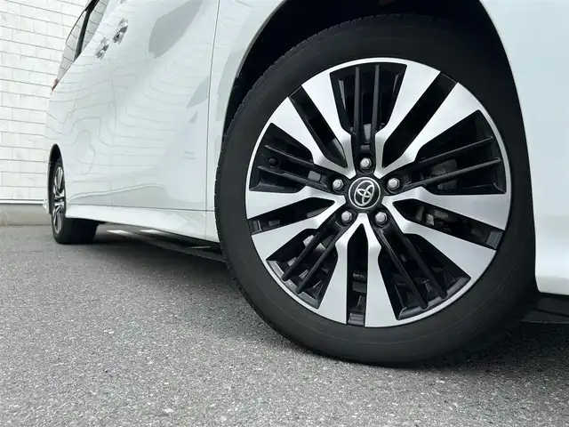 トヨタ アルファード S Cパッケージ 福岡県 2022(令4)年 1.6万km ホワイトパールクリスタルシャイン 純正10型ナビ(フルセグTV/BT)バックモニター後席モニターＷサンルーフ三眼LEDヘッドライトシーケンシャルウィンカートヨタセーフティーセンスコーナーセンサーBSM電動リアゲート両側パワスラレーダークルコンETCデジタルインナーミラーUSBポートシートヒーターハンドルヒーターオットマン純正アルミホイール18インチスマートキープッシュスタート