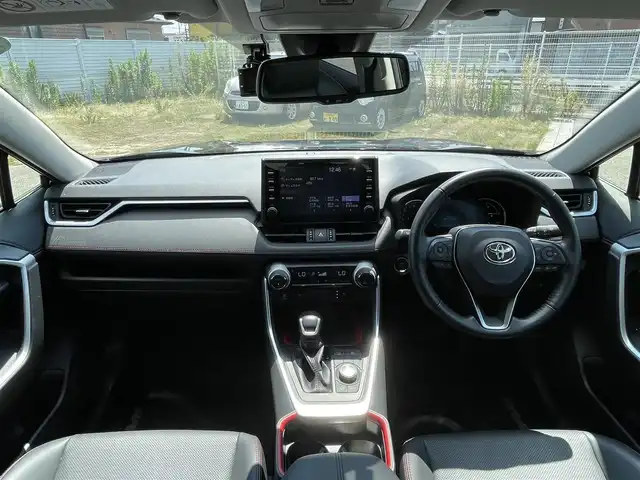 トヨタ ＲＡＶ４ アドベンチャー オフロードPKG 滋賀県 2021(令3)年 1.9万km アティチュードブラックマイカ 純正ディスプレイオーディオ/・AM/FM/・USB/・Miracast/・Bluetooth/バックカメラ/ステアリングスイッチ/革巻きステアリング/ステアリングヒーター/運転席パワーシート/前席シートヒーター/前席シートベンチレーション/ETC/前後ドライブレコーダー/USB充電/プリクラッシュセーフティ/レーントレーシングアラート/ブラインドスポットモニター/リアクロストラフィックアラート/パーキングサポートブレーキ/ロードサインアシスト/オートハイビーム/アダプティブクルーズコントロール/LEDヘッドライト/フォグランプ/オートリトラミラー/純正ラバーフロアマット/純正アルミホイール