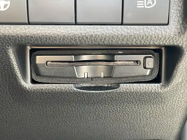 トヨタ ＲＡＶ４ アドベンチャー オフロードPKG 滋賀県 2021(令3)年 1.9万km アティチュードブラックマイカ 純正ディスプレイオーディオ/・AM/FM/・USB/・Miracast/・Bluetooth/バックカメラ/ステアリングスイッチ/革巻きステアリング/ステアリングヒーター/運転席パワーシート/前席シートヒーター/前席シートベンチレーション/ETC/前後ドライブレコーダー/USB充電/プリクラッシュセーフティ/レーントレーシングアラート/ブラインドスポットモニター/リアクロストラフィックアラート/パーキングサポートブレーキ/ロードサインアシスト/オートハイビーム/アダプティブクルーズコントロール/LEDヘッドライト/フォグランプ/オートリトラミラー/純正ラバーフロアマット/純正アルミホイール