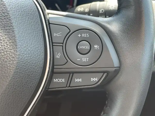 トヨタ ＲＡＶ４ アドベンチャー オフロードPKG 滋賀県 2021(令3)年 1.9万km アティチュードブラックマイカ 純正ディスプレイオーディオ/・AM/FM/・USB/・Miracast/・Bluetooth/バックカメラ/ステアリングスイッチ/革巻きステアリング/ステアリングヒーター/運転席パワーシート/前席シートヒーター/前席シートベンチレーション/ETC/前後ドライブレコーダー/USB充電/プリクラッシュセーフティ/レーントレーシングアラート/ブラインドスポットモニター/リアクロストラフィックアラート/パーキングサポートブレーキ/ロードサインアシスト/オートハイビーム/アダプティブクルーズコントロール/LEDヘッドライト/フォグランプ/オートリトラミラー/純正ラバーフロアマット/純正アルミホイール