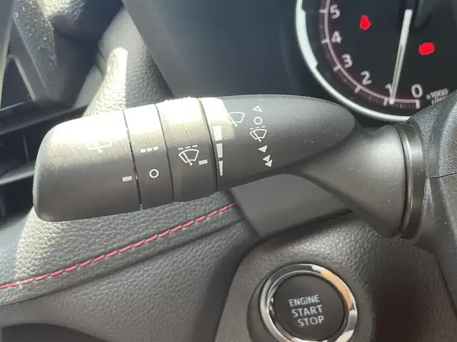 トヨタ ＲＡＶ４ アドベンチャー オフロードPKG 滋賀県 2021(令3)年 1.9万km アティチュードブラックマイカ 純正ディスプレイオーディオ/・AM/FM/・USB/・Miracast/・Bluetooth/バックカメラ/ステアリングスイッチ/革巻きステアリング/ステアリングヒーター/運転席パワーシート/前席シートヒーター/前席シートベンチレーション/ETC/前後ドライブレコーダー/USB充電/プリクラッシュセーフティ/レーントレーシングアラート/ブラインドスポットモニター/リアクロストラフィックアラート/パーキングサポートブレーキ/ロードサインアシスト/オートハイビーム/アダプティブクルーズコントロール/LEDヘッドライト/フォグランプ/オートリトラミラー/純正ラバーフロアマット/純正アルミホイール