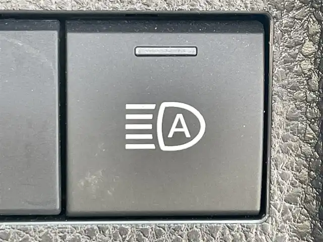 トヨタ ＲＡＶ４ アドベンチャー オフロードPKG 滋賀県 2021(令3)年 1.9万km アティチュードブラックマイカ 純正ディスプレイオーディオ/・AM/FM/・USB/・Miracast/・Bluetooth/バックカメラ/ステアリングスイッチ/革巻きステアリング/ステアリングヒーター/運転席パワーシート/前席シートヒーター/前席シートベンチレーション/ETC/前後ドライブレコーダー/USB充電/プリクラッシュセーフティ/レーントレーシングアラート/ブラインドスポットモニター/リアクロストラフィックアラート/パーキングサポートブレーキ/ロードサインアシスト/オートハイビーム/アダプティブクルーズコントロール/LEDヘッドライト/フォグランプ/オートリトラミラー/純正ラバーフロアマット/純正アルミホイール