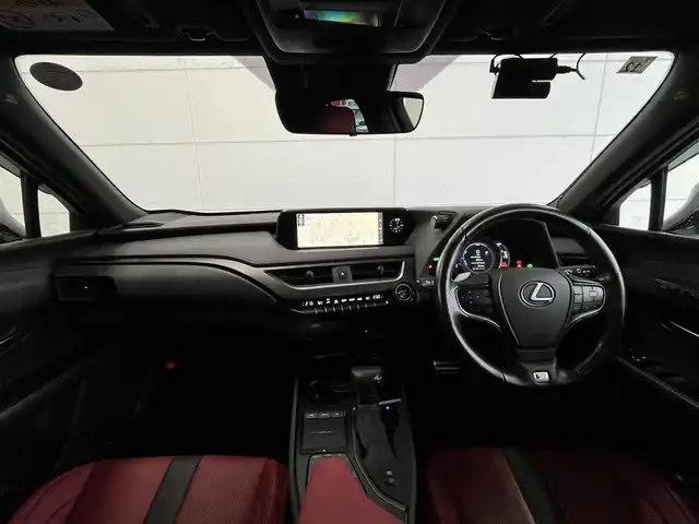 レクサス ＵＸ 250h Fスポーツ 山形県 2019(平31)年 6万km ホワイトノーヴァガラスフレーク パノラマSR/3眼LEDヘッドライト/ドライブモードセレクト/純正HDDナビ/CD/DVD/Bluetooth/フルセグTV/AUX/USB/全周囲・バックカメラ/レッドレザーシート/シートヒーター/エアシート/ETC2.0/ハンズフリーパワーバックドア/レーダークルーズコントロール/ステアリングヒーター/社外TOM‘Sエアロパーツ/ヘッドアップディプレイ/置くだけ充電/スペアキー1本/カードキー１枚/社外AW付スタッドレスタイヤ有