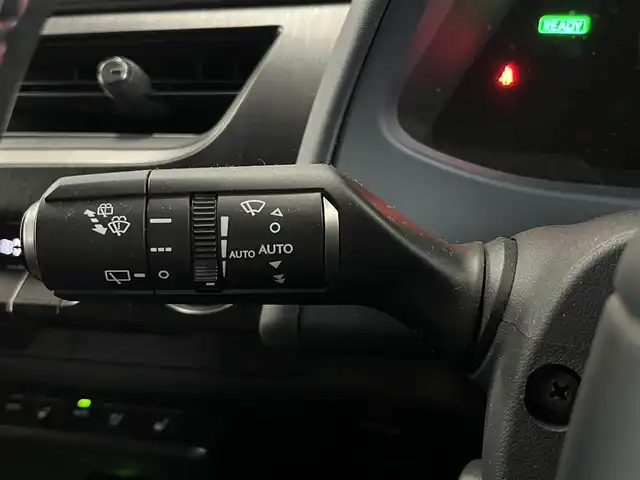 レクサス ＵＸ 250h Fスポーツ 山形県 2019(平31)年 6万km ホワイトノーヴァガラスフレーク パノラマSR/3眼LEDヘッドライト/ドライブモードセレクト/純正HDDナビ/CD/DVD/Bluetooth/フルセグTV/AUX/USB/全周囲・バックカメラ/レッドレザーシート/シートヒーター/エアシート/ETC2.0/ハンズフリーパワーバックドア/レーダークルーズコントロール/ステアリングヒーター/社外TOM‘Sエアロパーツ/ヘッドアップディプレイ/置くだけ充電/スペアキー1本/カードキー１枚/社外AW付スタッドレスタイヤ有