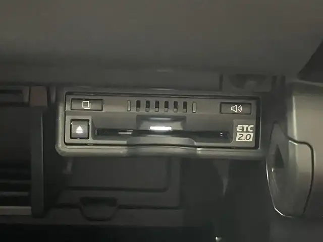 レクサス ＵＸ 250h Fスポーツ 山形県 2019(平31)年 6万km ホワイトノーヴァガラスフレーク パノラマSR/3眼LEDヘッドライト/ドライブモードセレクト/純正HDDナビ/CD/DVD/Bluetooth/フルセグTV/AUX/USB/全周囲・バックカメラ/レッドレザーシート/シートヒーター/エアシート/ETC2.0/ハンズフリーパワーバックドア/レーダークルーズコントロール/ステアリングヒーター/社外TOM‘Sエアロパーツ/ヘッドアップディプレイ/置くだけ充電/スペアキー1本/カードキー１枚/社外AW付スタッドレスタイヤ有